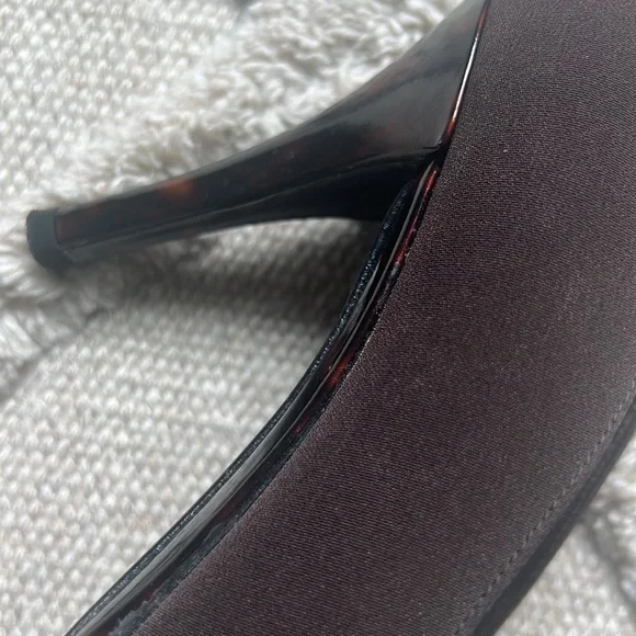 Stuart Weitzman brown pumps - Picture 3 of 4